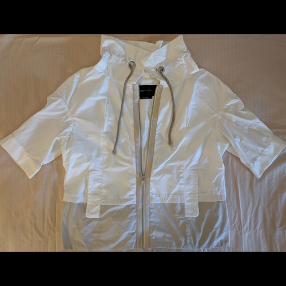 BCBGMaxAzria Jackets & Blazers - BCBGMaxAzria White & Tan Nylon Zip Up Jacket